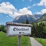 Alpenglueck Mit Schwimmbad Und Sauna Daire *